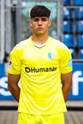 Torwart Robert Kampa, 1. FC Magdeburg - 2. Fussball Bundesliga Porträttermin 2. BL 2024 2025 offizieller Fototermin 1. FC Magdeburg in der Avnet Arena in Magdeburg - Porträt, Portrait, Einzelbild, Deutschland, Fussball, Maenner, GER, 18.07.2024