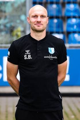 Co-Trainer Silvio Bankert, 1. FC Magdeburg - 2. Fussball Bundesliga Porträttermin 2. BL 2024 2025 offizieller Fototermin 1. FC Magdeburg in der Avnet Arena in Magdeburg - Porträt, Portrait, Einzelbild, Deutschland, Fussball, Maenner, GER, 18.07.2024