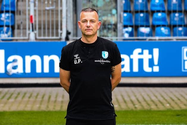 Mannschaftsarzt Oliver Poranzke, 1. FC Magdeburg - 2. Fussball Bundesliga Porträttermin 2. BL 2024 2025 offizieller Fototermin 1. FC Magdeburg in der Avnet Arena in Magdeburg - Porträt, Portrait, Einzelbild, Deutschland, Fussball, Maenner, GER, 18.07.2024