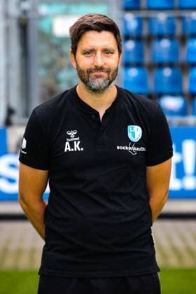 Co-Trainer Andre Kilian, 1. FC Magdeburg - 2. Fussball Bundesliga Porträttermin 2. BL 2024 2025 offizieller Fototermin 1. FC Magdeburg in der Avnet Arena in Magdeburg - Porträt, Portrait, Einzelbild, Deutschland, Fussball, Maenner, GER, 18.07.2024