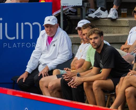 Hamburg Open Tennis am Rothenbaum Hamburg 19.07.2024, Tennisstadion am Rothenbaum , Hamburg im Bild: Vater Zverev auf der Betreuerbank . Â