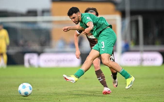19.07.2024 - Fussball - Saison 2024 2025 - Testspiel Freundschaftsspiel Vorbereitungsspiel : SpVgg Greuther Fürth ( Kleeblatt ) - FC Sankt Pauli - - xwoxzix - Oualid Mhamdi (3, SpVgg Greuther Fürth )