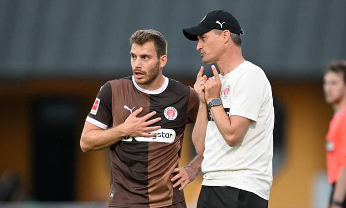 19.07.2024 - Fussball - Saison 2024 2025 - Testspiel Freundschaftsspiel Vorbereitungsspiel : SpVgg Greuther Fürth ( Kleeblatt ) - FC Sankt Pauli - - xwoxzix - Lars Ritzka (21, FC St. Pauli ) Alexander Blessin (Trainer FC St. Pauli )