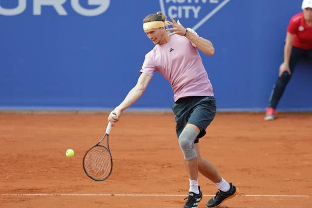 Tennis Herren ATP, Tennis Herren Tennis Herren Tour 500 European Open Hamburg, Hamburg Open ATP 500 2024 , 19.07.2024 , Alexander Zverev GER spielt eine Vorhand Copyright: FernandoxSoares