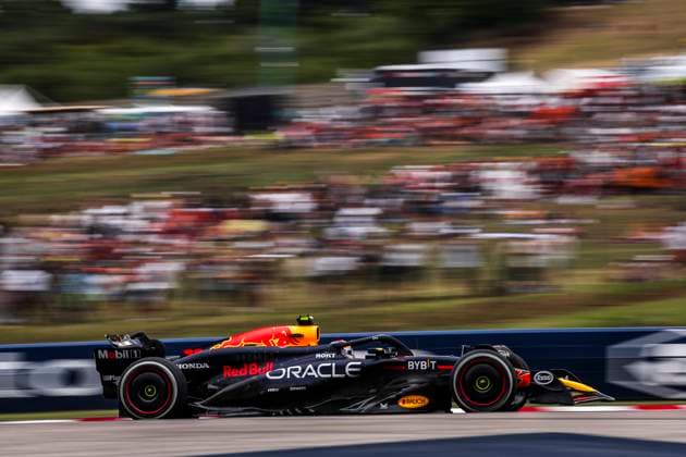 11 PEREZ Sergio (mex), Red Bull Racing RB20, action during the Formula 1 Hungarian Grand Prix 2024, 13th round of the 2024 Formula One World Championship, WM, Weltmeisterschaft from July 19 to 21, 2024 on the Hungaroring, in Mogyorod, Hungary - F1 - HUNGARIAN GRAND PRIX 2024 DPPI Panoramic  240720_R13_UNGHERIA_DP_EA028662