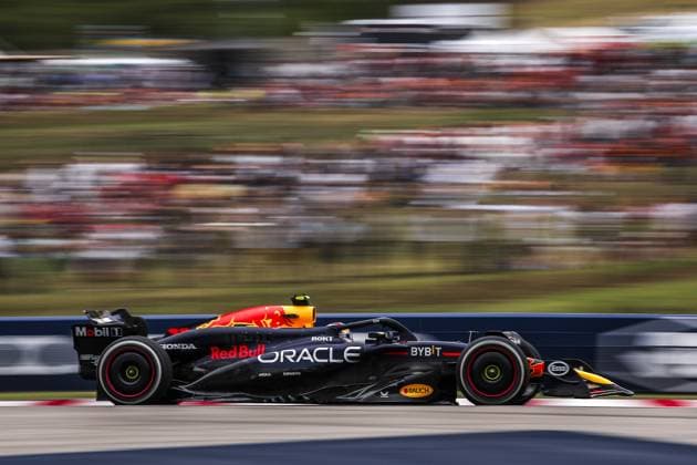 11 PEREZ Sergio (mex), Red Bull Racing RB20, action during the Formula 1 Hungarian Grand Prix 2024, 13th round of the 2024 Formula One World Championship, WM, Weltmeisterschaft from July 19 to 21, 2024 on the Hungaroring, in Mogyorod, Hungary - F1 - HUNGARIAN GRAND PRIX 2024 DPPI Panoramic  240720_R13_UNGHERIA_DP_EA028744