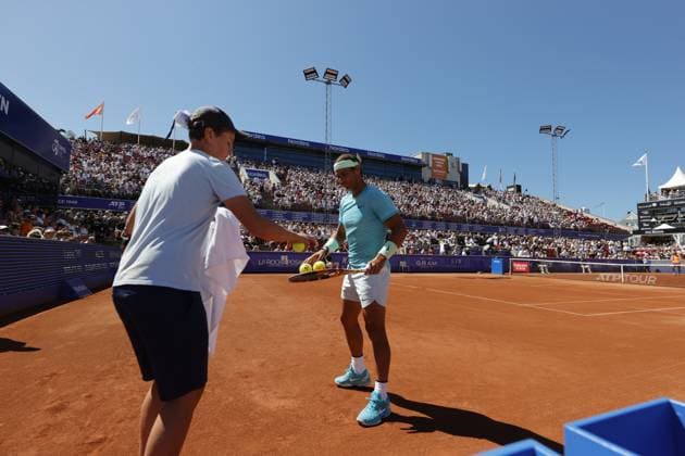 BASTAD, SVERIGE 20240720 Spaniens Rafael Nadal möter Kroatiens Duje AjdukoviÄ‡ under lördagens semifinalen i herrarnas singel i Nordea Open i Bastad. BASTAD SVERIGE x9200x
