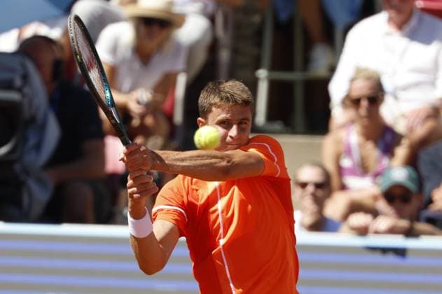 BASTAD, SVERIGE 20240720 Kroatiens Duje AjdukoviÄ‡ möter Spaniens Rafael Nadal under lördagens semifinalen i herrarnas singel i Nordea Open i Bastad. BASTAD SVERIGE x9200x