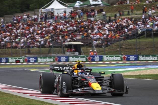 11 PEREZ Sergio (mex), Red Bull Racing RB20, action during the Formula 1 Hungarian Grand Prix 2024, 13th round of the 2024 Formula One World Championship, WM, Weltmeisterschaft from July 19 to 21, 2024 on the Hungaroring, in Mogyorod, Hungary - F1 - HUNGARIAN GRAND PRIX 2024 DPPI Panoramic  240720_R13_UNGHERIA_DP_1H0A5979