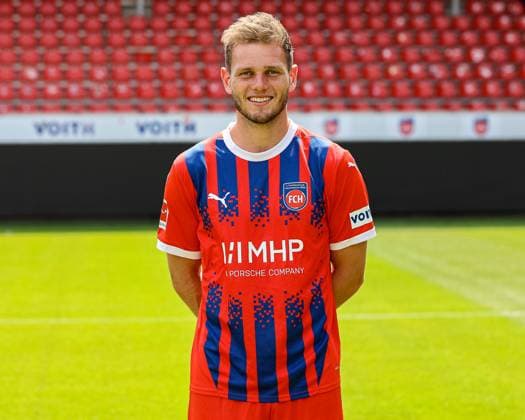 GER; FC Heidenheim 1846; 1. Bundesliga, Portraettermin 2024 2025, 19.07.2024, Tim Siersleben (FC Heidenheim, 04) DFB DFL regulations prohibit any use of photographs as image sequences and or quasi-video. GER; FC Heidenheim 1846; 1. Bundesliga, Portraettermin 2024 2025, 19.07.2024 Heidenheim Copyright: xEibner-Pressefoto RogerxBuerkex EP_RBE