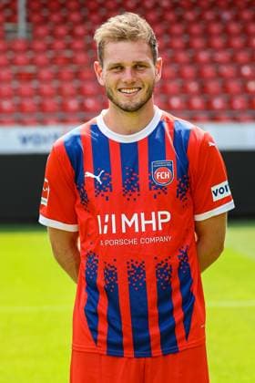 GER; FC Heidenheim 1846; 1. Bundesliga, Portraettermin 2024 2025, 19.07.2024, Tim Siersleben (FC Heidenheim, 04) DFB DFL regulations prohibit any use of photographs as image sequences and or quasi-video. GER; FC Heidenheim 1846; 1. Bundesliga, Portraettermin 2024 2025, 19.07.2024 Heidenheim Copyright: xEibner-Pressefoto RogerxBuerkex EP_RBE