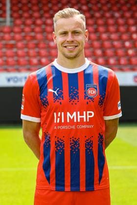 GER; FC Heidenheim 1846; 1. Bundesliga, Portraettermin 2024 2025, 19.07.2024, Lennard Maloney (FC Heidenheim 33) DFB DFL regulations prohibit any use of photographs as image sequences and or quasi-video. GER; FC Heidenheim 1846; 1. Bundesliga, Portraettermin 2024 2025, 19.07.2024 Heidenheim Copyright: xEibner-Pressefoto RogerxBuerkex EP_RBE