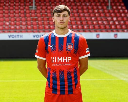 GER; FC Heidenheim 1846; 1. Bundesliga, Portraettermin 2024 2025, 19.07.2024, Luca Kerber (FC Heidenheim 20) DFB DFL regulations prohibit any use of photographs as image sequences and or quasi-video. GER; FC Heidenheim 1846; 1. Bundesliga, Portraettermin 2024 2025, 19.07.2024 Heidenheim Copyright: xEibner-Pressefoto RogerxBuerkex EP_RBE