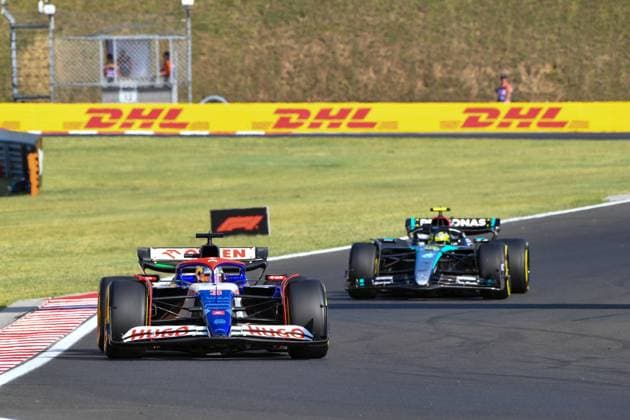 Formel 1 Budapest Ungarn, 20.07.2024 Daniel Ricciardo, 3, Visa Cash App RB Formula One Team und Lewis Hamilton 44, Mercedes-AMG Petronas F1 Team; Formel 1 Budapest Ungarn, 20.07.2024 Copyright: xBEAUTIFULxSPORTS Erlhofx