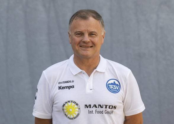 LIQUI MOLY HBL HANDBALL HERREN 1. BL THSV EISENACH - MANNSCHAFTSFOTO ** NUR FÜR REDAKTIONELLE ZWECKE ** EDITORIAL USE ONLY **<p>20 07 2024-Eisenach: LIQUI MOLY HBL Handball 1. Bundesliga Herren Saison 2024 - 2025 Werner Assmann Halle ThSV Eisenach - Mannschaftsfoto im Foto: Shpetim Alaj, Präsident des ThSV Eisenach ( Deutschland Thüringen Eisenach Copyright: SaschaxFromm