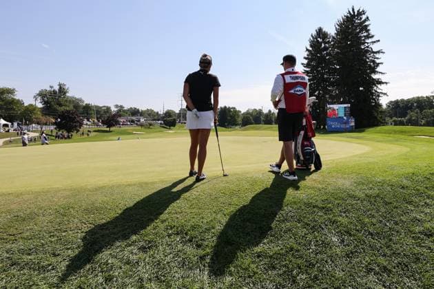 SYLVANIA, OH - JULY 20: Lexi Thompson and her caddy wait to put on the ninth green during the third round of the LPGA, Golf Damen Dana Open on July 20, 2024 at Highland Meadows Golf Club in Sylvania, Ohio. (Photo by Scott W. Grau Icon Sportswire) GOLF: JUL 20 LPGA Dana Open EDITORIAL USE ONLY Icon24072005