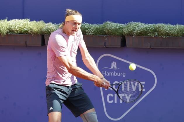 Tennis Herren ATP, Tennis Herren Tennis Herren Tour 500 European Open Hamburg, Hamburg Open ATP 500 2024 , 20.07.2024 , Halbfinale , Alexander Zverev GER spielt eine Rückhand Copyright: FernandoxSoares