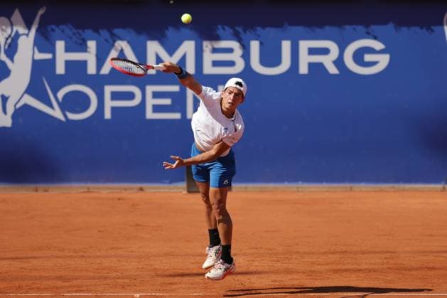 Tennis Herren ATP, Tennis Herren Tennis Herren Tour 500 European Open Hamburg, Hamburg Open ATP 500 2024 , 20.07.2024 , Halbfinale , Sebastian Baez ARG spielt ein Aufschlag Copyright: FernandoxSoares