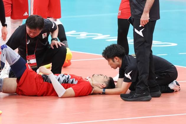 GDANSK 20.07.2024 PRZEDOLIMPIJSKI TURNIEJ TOWARZYSKI SIATKARZY POLSKA - JAPONIA --- PRE-OLYMPIC MENS VOLLEYBALL FRIENDLY TOURNAMENT IN GDANSK: POLAND- JAPAN KENTARO TAKAHASHI KONTUZJA INJURY FOT. ANNA KLEPACZKO FOTOPYK NEWSPIX.PL --- Newspix.pl POLAND OUT!  240720LUM150