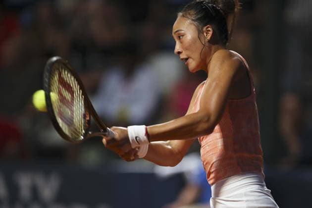 Zheng Qinwen in action during Palermo Open Ladies WTA, Tennis Damen 250, International Tennis match in Palermo, Italy, July 20 2024  Copyright: xMassimilianoxCarnabuci IPAxSportx xx IPA_48144535 IPA_Agency_IPA48144535