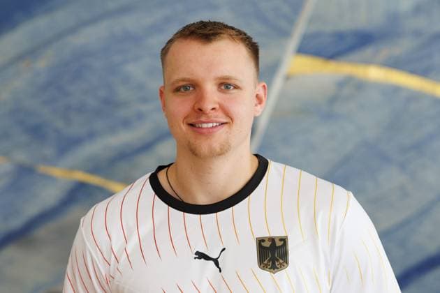 Justus Fischer (GER, 14); Porträt, Einzelbild, 20.07.2024, Ludwigsburg (Deutschland), Handball, Teamfotos Nationalmannschaften für die Olympischen Spiele
