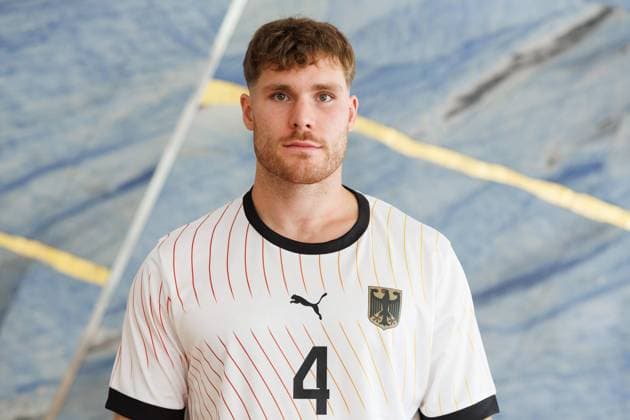 Johannes Golla (GER, 4); Porträt, Einzelbild, 20.07.2024, Ludwigsburg (Deutschland), Handball, Teamfotos Nationalmannschaften für die Olympischen Spiele