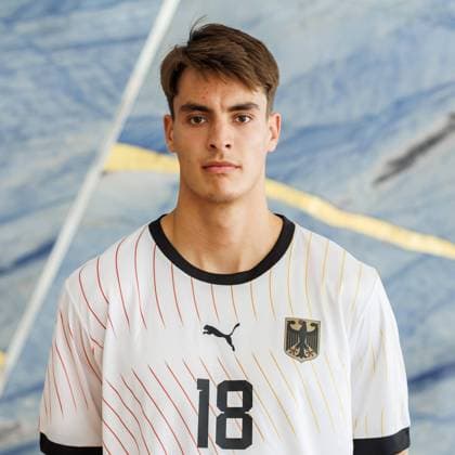 Julian Köster (GER, 18); Porträt, Einzelbild, 20.07.2024, Ludwigsburg (Deutschland), Handball, Teamfotos Nationalmannschaften für die Olympischen Spiele