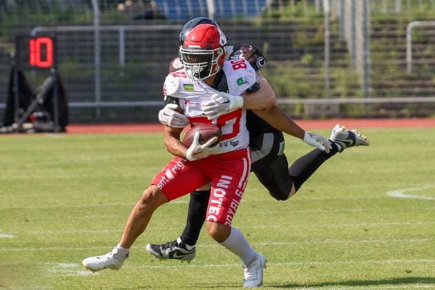 Yaser Sami Ahmed (Potsdam Royals, 80) mit dem Ball in Bedraengnis,Berlin Rebels vs Potsdam Royals, American Football, GFL, 2024, Saison, 20.07.2024, Berlin Berlin Land Copyright: xFootxBowl ThomasxSobotzkix
