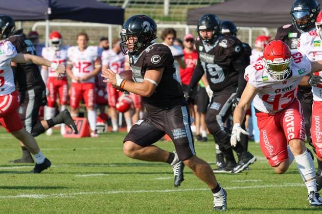 Philipe Jacob (Berlin Rebels, 27) mit dem Ball im Lauf, Berlin Rebels vs Potsdam Royals, American Football, GFL, 2024, Saison, 20.07.2024, Berlin Berlin Land Copyright: xFootxBowl ThomasxSobotzkix