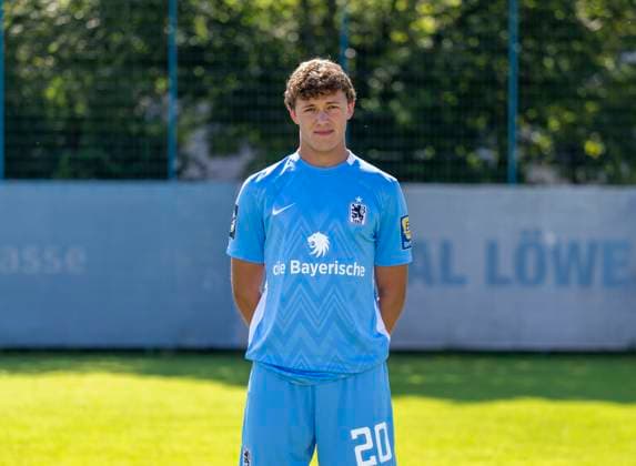 21.07.2024, Fussball 3. Liga 2024 2025, TSV 1860 München, Porträttermin 2024 2025, an der Grünwalderstrasse, München. Lukas Reich (TSV 1860 München)