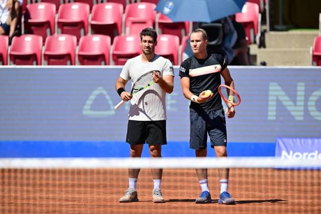 BASTAD, SVERIGE 20240721 Brasiliens Orlando Luz och Rafael Matos under söndagens final i herrarnas dubbel mot Frankrikes Manuel Guinard och Gregoire Jacq i Nordea Open i Bastad. BASTAD SVERIGE x9200x