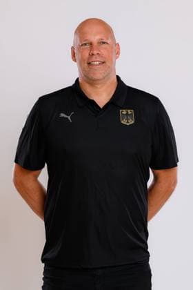 Ludwigsburg, Deutschland: Handball - Team Deutschland - Fotoshooting DHB Vorstand Axel Kromer Ludwigsburg Forum am Schloßpark Baden-Württemberg Deutschland
