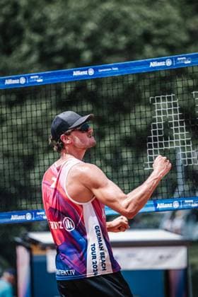 Beachvolleyball Männer German Beach Tour 2024 Tourstop München 21.07.2024 Paul Henning ballt die Faust München Zentraler Hochschulsport: Beach- Bayern Deutschland