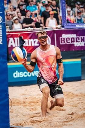 Beachvolleyball Männer German Beach Tour 2024 Tourstop München 21.07.2024 Daniel Kirchner jubelt München Zentraler Hochschulsport: Beach- Bayern Deutschland