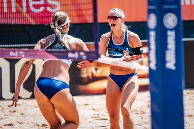 Beachvolleyball Männer German Beach Tour 2024 Tourstop München 21.07.2024 v.l. Sandra Ittlinger und Kim van de Velde München Zentraler Hochschulsport: Beach- Bayern Deutschland