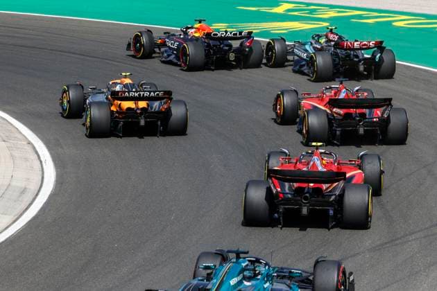 Start, 1 Max Verstappen (NLD, Oracle Red Bull Racing), 44 Lewis Hamilton (GBR, Mercedes-AMG Petronas F1 Team), 4 Lando Norris (GBR, McLaren Formula 1 Team), 16 Charles Leclerc (MCO, Scuderia Ferrari HP), 55 Carlos Sainz (ESP, Scuderia Ferrari HP), F1 Grand Prix of Hungary at Hungaroring on July 21, 2024 in Budapest, Hungary. (Photo by HOCH ZWEI) Budapest Hungary