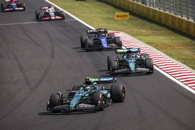 14 ALONSO Fernando (spa), Aston Martin F1 Team AMR24, 18 STROLL Lance (can), Aston Martin F1 Team AMR24, action during the Formula 1 Hungarian Grand Prix 2024, 13th round of the 2024 Formula One World Championship, WM, Weltmeisterschaft from July 19 to 21, 2024 on the Hungaroring, in Mogyorod, Hungary - F1 - HUNGARIAN GRAND PRIX 2024 DPPI Panoramic 240721_R13_UNGHERIA_DP_EA010290