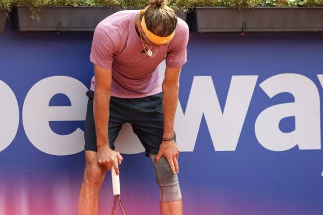 Tennis: Hamburg Open 2024, ATP500, Finale, Hamburg, 21.07.2024 Alexander Zverev (GER) macht eine kurze Pause