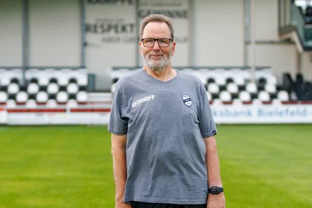 Zeugwart Joahnnes Koenig; SC Verl; 3.Liga, Porträttermin 2024 2025 GER, Portraettermin SC Verl, Fussball, 3. Liga, Spielzeit 2024 2025, 21.07.2024 DFL Regulations prohibit any use of photographers as image sequences and or quasi-video. GER, Portraettermin SC Verl, Fussball, 3. Liga, Spielzeit 2024 2025, 21.07.2024 Verl Copyright: xJanxStrohdiekx JSK