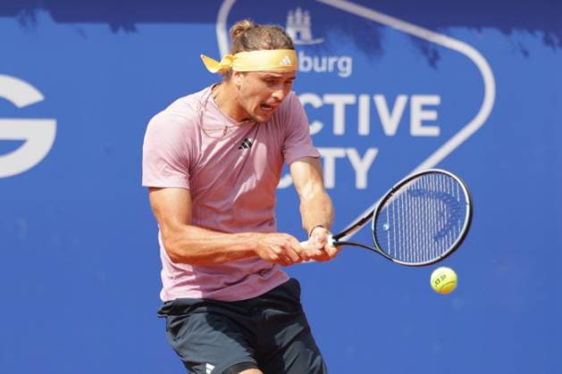 Tennis Herren ATP, Tennis Herren Tennis Herren Tour 500 European Open Hamburg, Hamburg Open ATP 500 2024 , 21.07.2024 , Finale , Alexander Zverev GER spielt eine Rückhand Copyright: FernandoxSoares