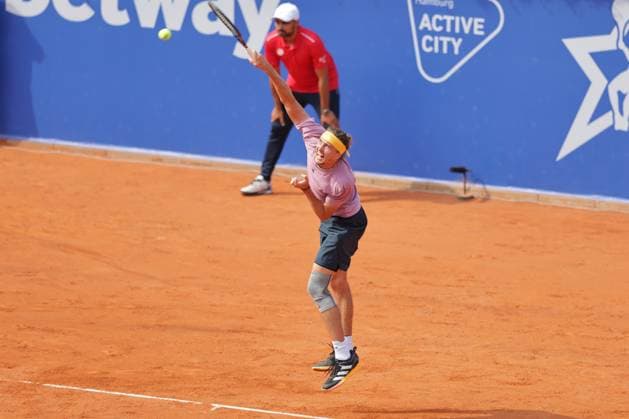 Tennis Herren ATP, Tennis Herren Tennis Herren Tour 500 European Open Hamburg, Hamburg Open ATP 500 2024 , 21.07.2024 , Finale , Alexander Zverev GER macht ein Aufschlag Copyright: FernandoxSoares