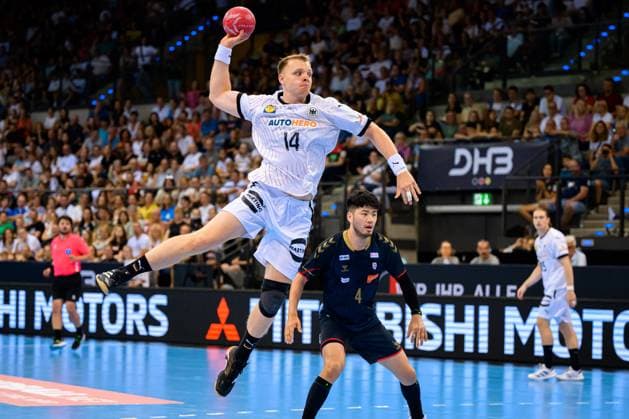 Stuttgart, Deutschland: Handball Herren Länderspiel - Deutschland - Japan Justus Fischer (Deutschland) Stuttgart Porsche Arena Baden-Württemberg Deutschland