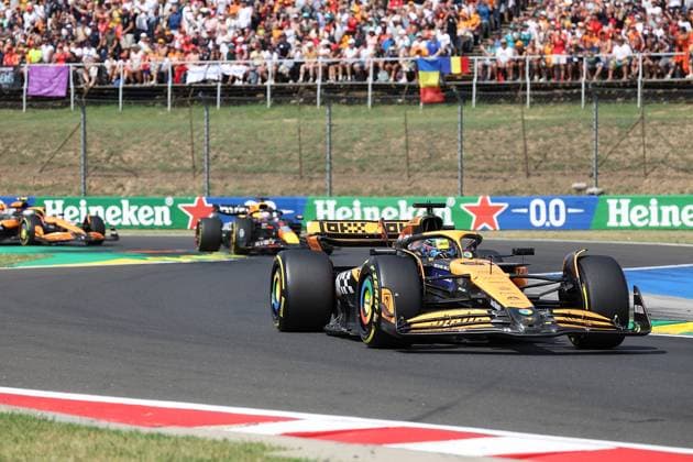 FORMULA 1 HUNGARIAN GRAND PRIX 2024 21.07.2024, Hungaroring, Budapest, FORMULA 1 HUNGARIAN GRAND PRIX 2024 , im Bild Oscar Piastri (AUS), McLaren F1 Team, Max Verstappen (NLD), Oracle Red Bull Racing, Lando Norris (GBR)