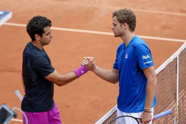 L-R.Jaime Munar gratuliert dem Sieger Yannick Hanfmann (GER) Tennis - Generali Open Kitzbuehel 2024 - ATP, Tennis Herren 250 - Kitzbuehler Tennis Club - Kitzbuehel - Tirol - Oesterreich - 22 July 2024. Copyright: xJuergenxHasenkopfx