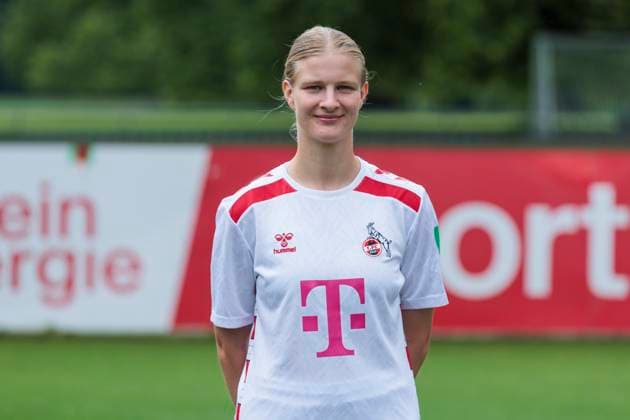 Mannschaftsfoto 1. FC Köln-Frauen, Saison 2024 25; 22.07.2024 Anna-Lena Stolze (1. FC Köln, 7). Mannschaftsfoto-Termin der Frauen des 1. FC Köln für die Saison 2024 25, am 22.07.2024, Geissbockheim, Köln. Copyright: xBEAUTIFULxSPORTS Meuselx