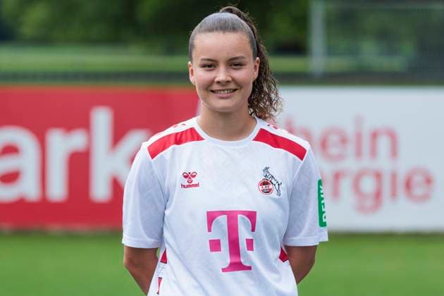 Mannschaftsfoto 1. FC Köln-Frauen, Saison 2024 25; 22.07.2024 Amelie Bohnen (1. FC Köln, 15). Mannschaftsfoto-Termin der Frauen des 1. FC Köln für die Saison 2024 25, am 22.07.2024, Geissbockheim, Köln. Copyright: xBEAUTIFULxSPORTS Meuselx
