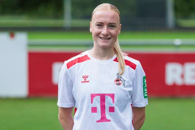 Mannschaftsfoto 1. FC Köln-Frauen, Saison 2024 25; 22.07.2024 Anna Gerhardt (1. FC Köln, 21). Mannschaftsfoto-Termin der Frauen des 1. FC Köln für die Saison 2024 25, am 22.07.2024, Geissbockheim, Köln. Copyright: xBEAUTIFULxSPORTS Meuselx
