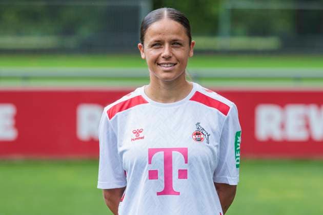 Mannschaftsfoto 1. FC Köln-Frauen, Saison 2024 25; 22.07.2024 Laura Feiersinger (1. FC Köln, 27). Mannschaftsfoto-Termin der Frauen des 1. FC Köln für die Saison 2024 25, am 22.07.2024, Geissbockheim, Köln. Copyright: xBEAUTIFULxSPORTS Meuselx