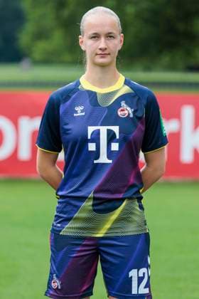 Mannschaftsfoto 1. FC Köln-Frauen, Saison 2024 25; 22.07.2024 Paula Hoppe (1. FC Köln, 12). Mannschaftsfoto-Termin der Frauen des 1. FC Köln für die Saison 2024 25, am 22.07.2024, Geissbockheim, Köln. Copyright: xBEAUTIFULxSPORTS Meuselx
