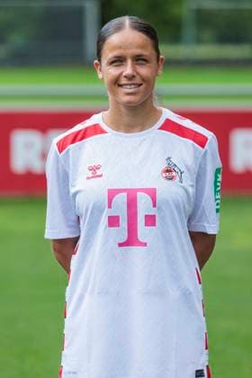Mannschaftsfoto 1. FC Köln-Frauen, Saison 2024 25; 22.07.2024 Laura Feiersinger (1. FC Köln, 27). Mannschaftsfoto-Termin der Frauen des 1. FC Köln für die Saison 2024 25, am 22.07.2024, Geissbockheim, Köln. Copyright: xBEAUTIFULxSPORTS Meuselx
